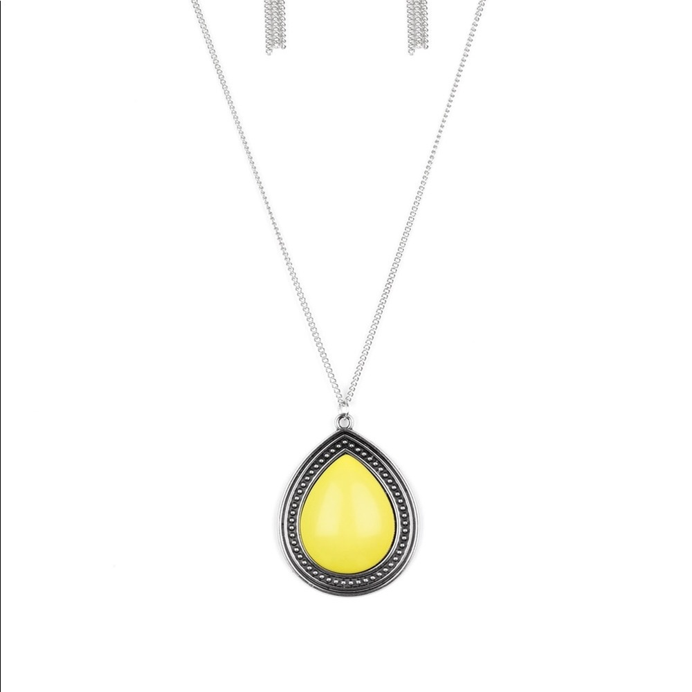 Paparazzi Chroma Courageous Yellow Necklace